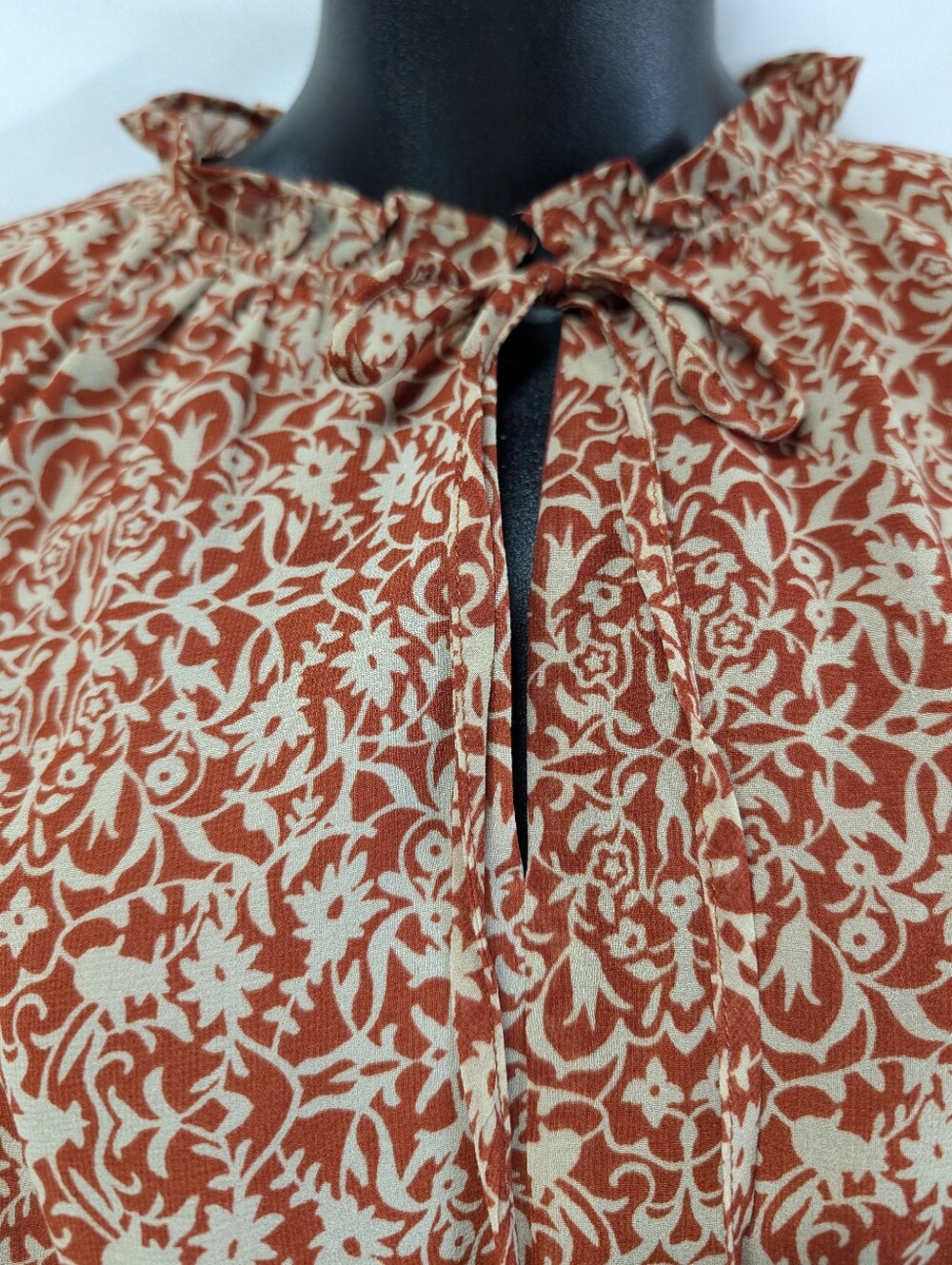 Doe & Rae Rust Floral Print Ruffle Neck Tie Long Sleeve Mini Dress S NWT - Picture 7 of 10